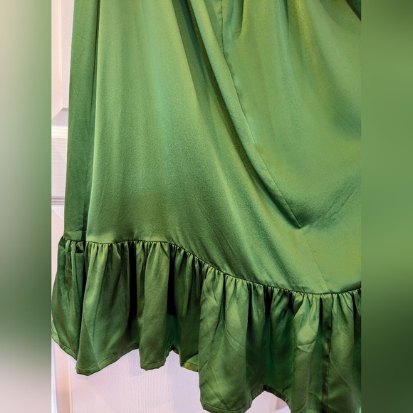 Secret Mission 100% Silk Kathleen Kelly Green Maxi Cutout Dress Size Large NWT - Picture 15 of 16